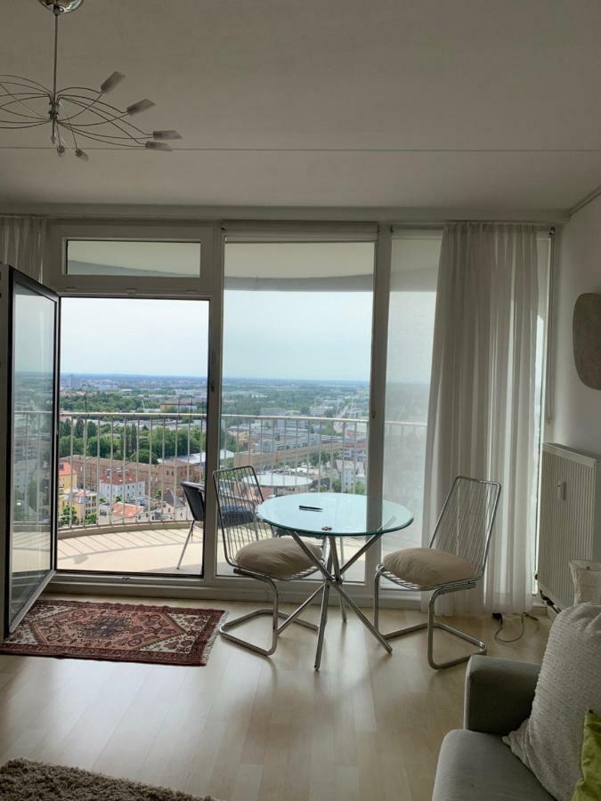 Appartment Im Hotelturm เอาก์สเบิร์ก ภายนอก รูปภาพ